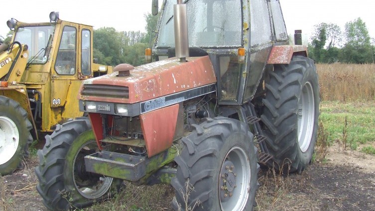 Lot 279 1987 Case 1H tractor £3,400 