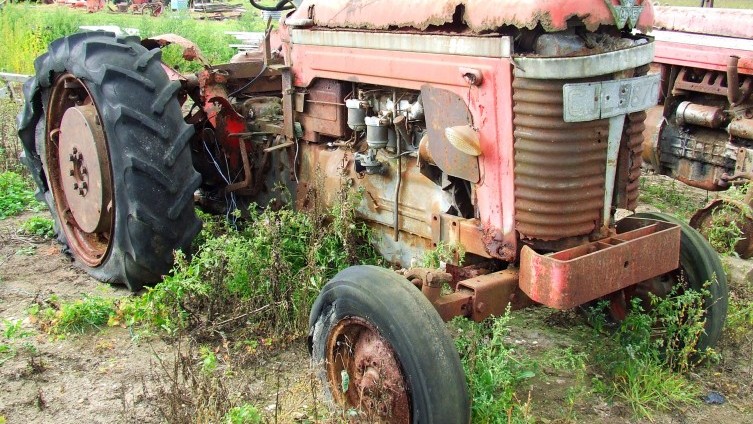 Lot 512 Rare MF 90 tractor imported from USA £1,800 