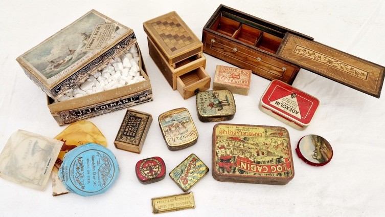 £140 - Vintage Branded Tins