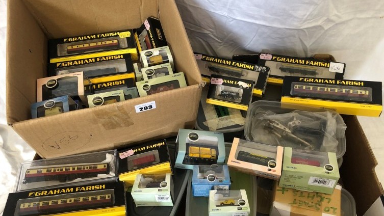 £150 - N Gauge Model Railway Accessories