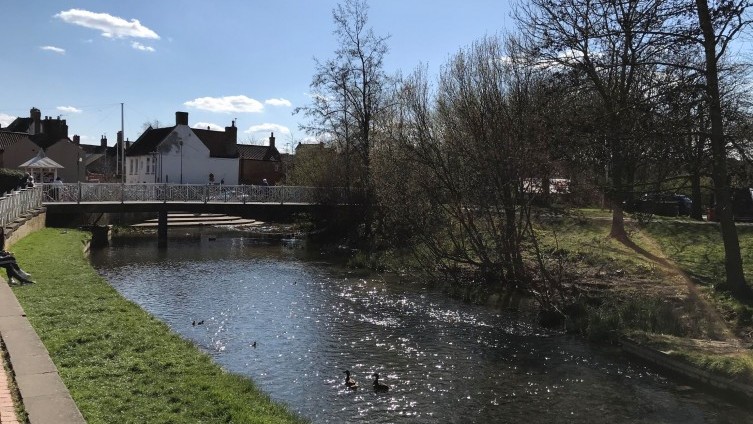 A view towards the town from Water Mill Road