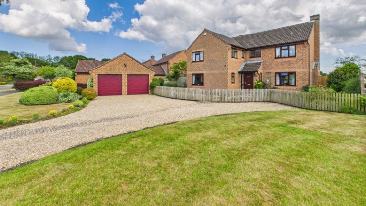 {cf_property_name} Grove Drive