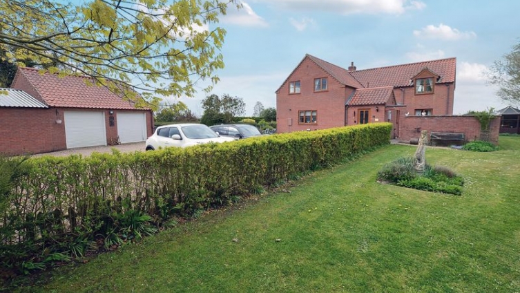 {cf_property_name} Abbey Lane