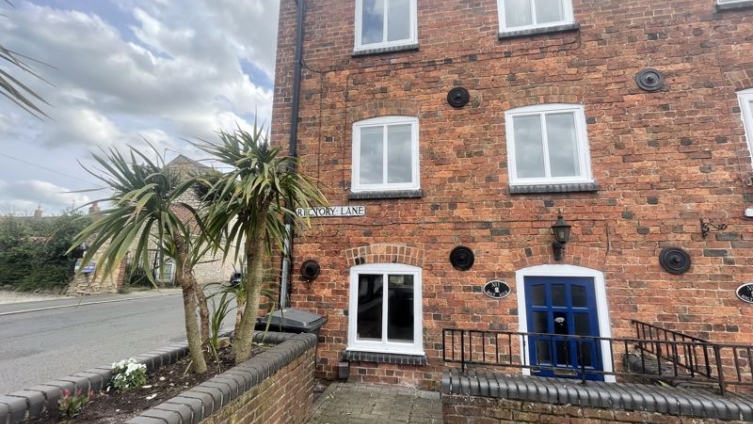 {cf_property_name} Rectory Lane