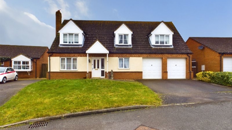 {cf_property_name} Ormsby House Drive