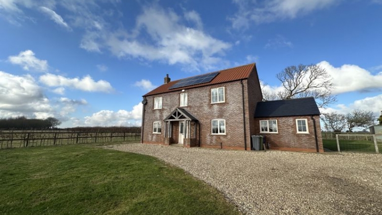 {cf_property_name} Moor Lane