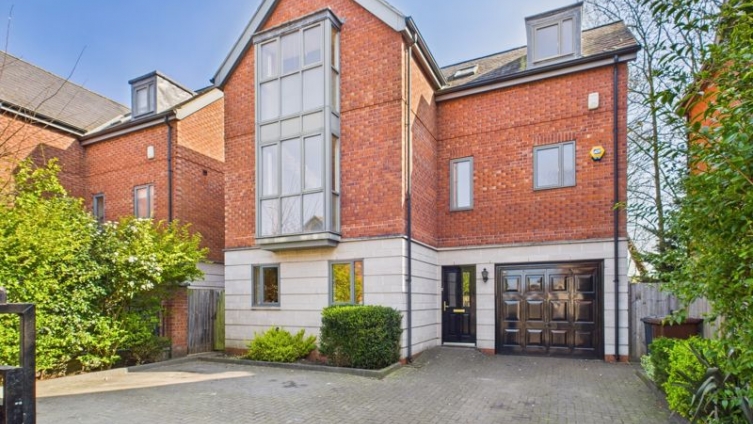 {cf_property_name} Wragby Road