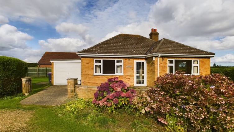 {cf_property_name} Salmonby Road
