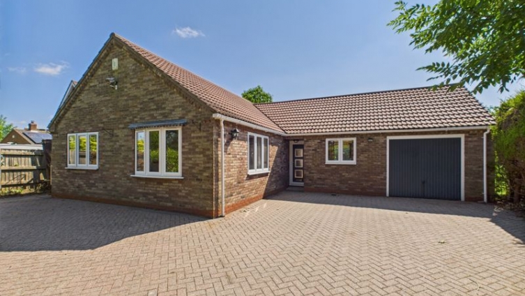 {cf_property_name} Green Lane