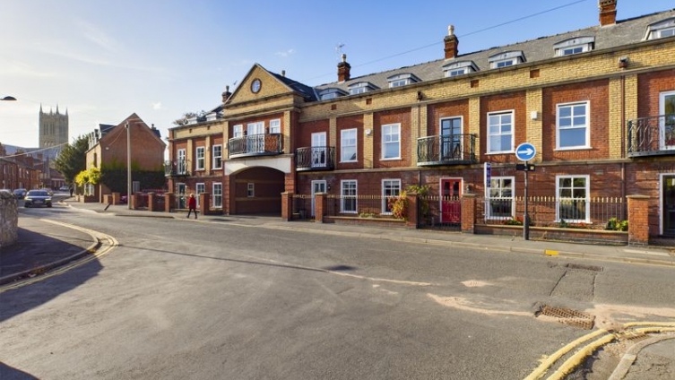 {cf_property_name} Langworthgate