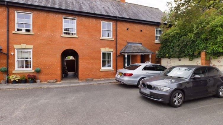 {cf_property_name} Cheshire Court