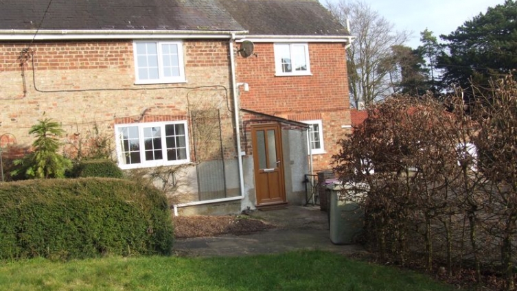 2 Grange Farm Cottages, Fulletby