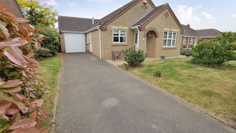 {cf_property_name} Forest Pines Lane