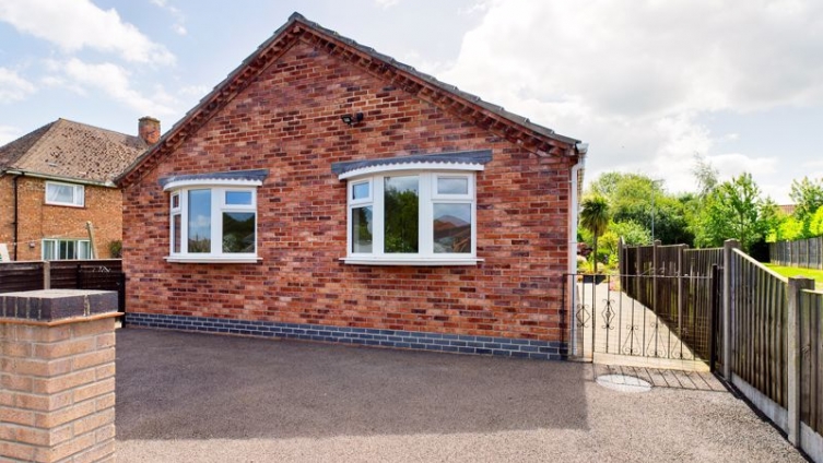 {cf_property_name} Holywell Road