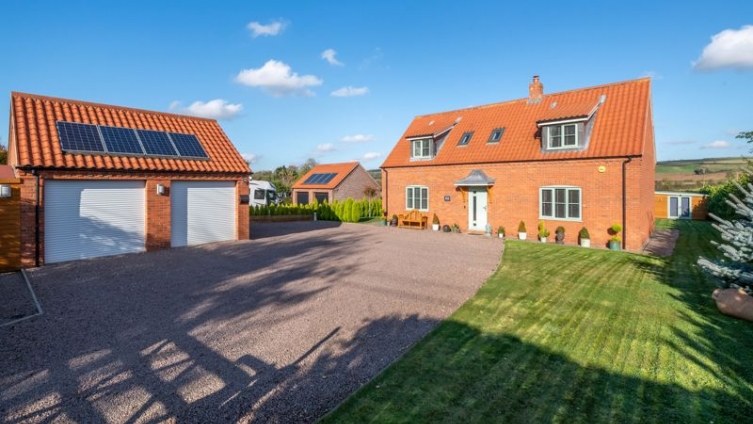 {cf_property_name} Mill Lane