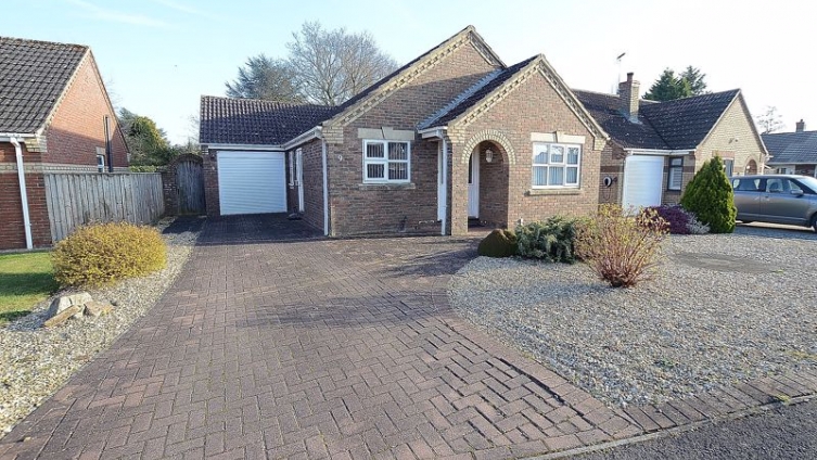 {cf_property_name} Forest Pines Lane