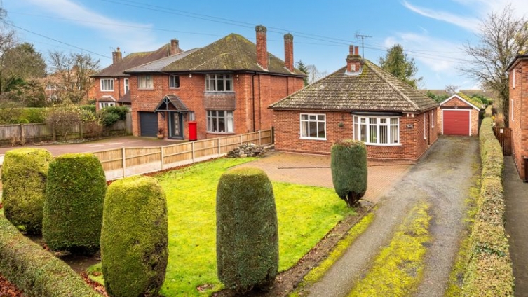 44 Lincoln Road, Branston, Lincoln