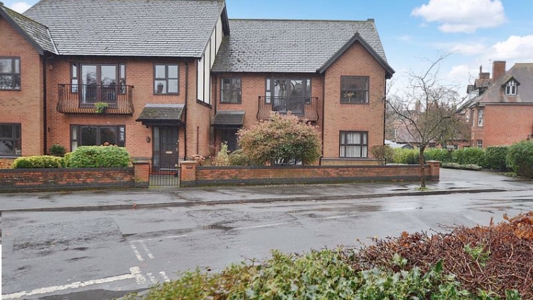 {cf_property_name} Iddesleigh Road
