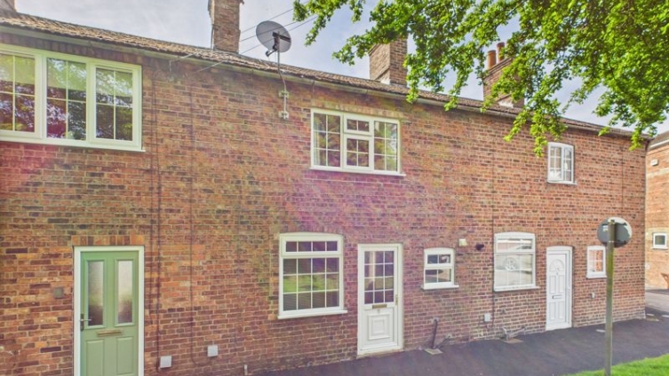 {cf_property_name} Stonewell Row