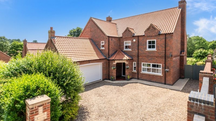 {cf_property_name} Halls Hill