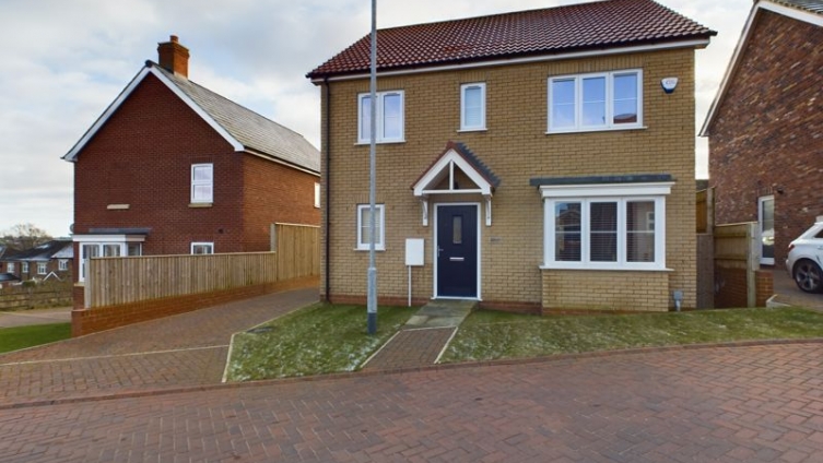 {cf_property_name} Revesby Lane