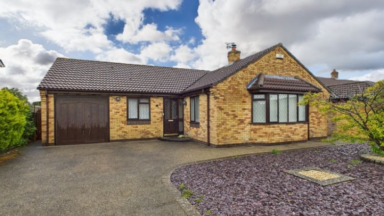 {cf_property_name} Carlisle Gardens