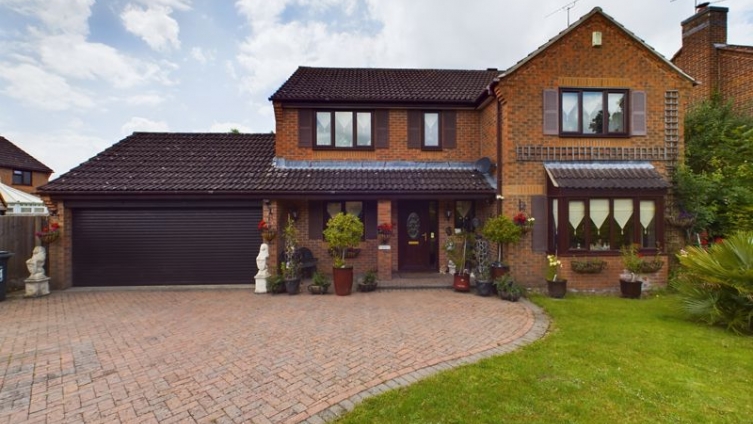 {cf_property_name} Grove Drive