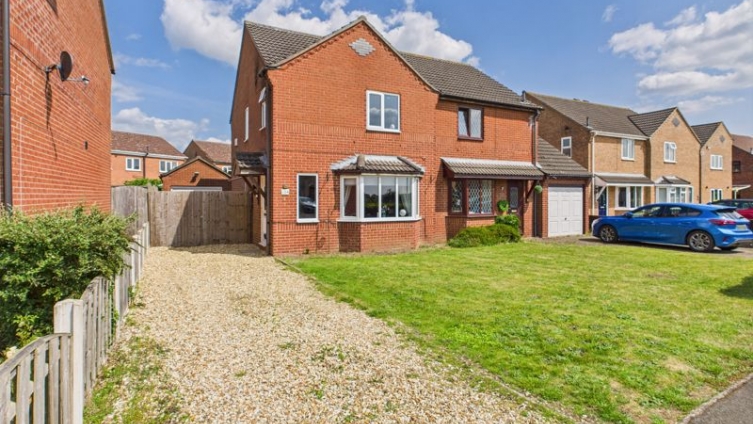 {cf_property_name} Castleview