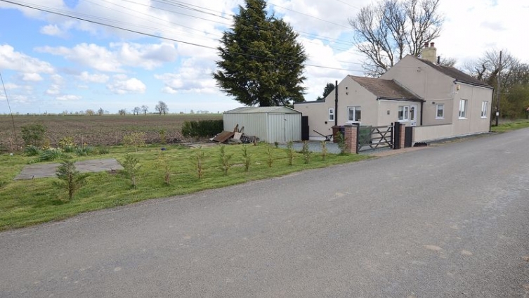 {cf_property_name} North Forty Foot Bank