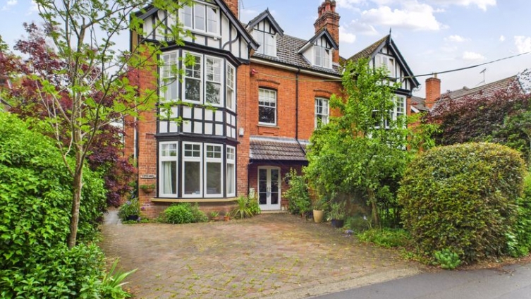 {cf_property_name} Iddesleigh Road