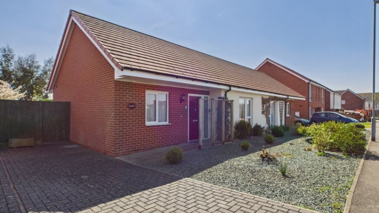 {cf_property_name} Steve Newton Avenue