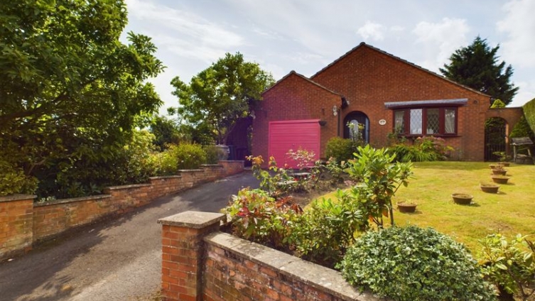 {cf_property_name} Blacksmith Lane